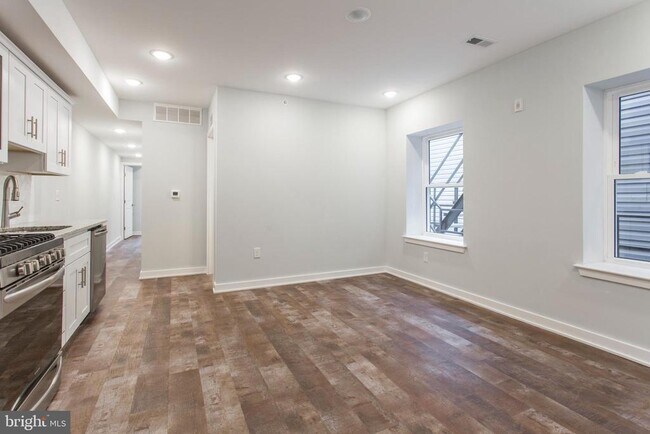 Building Photo - 1318 S Broad St Unit 3R Rental