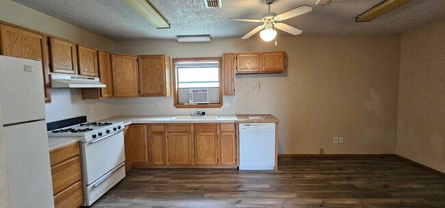 Photo - 901 W.  14th Unit 901 -A W 14th Street (658)