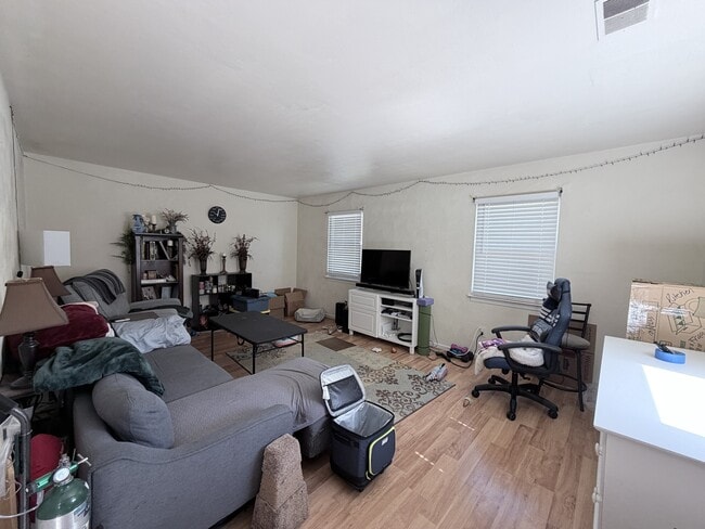 Building Photo - 3327 Lakecrest Rd