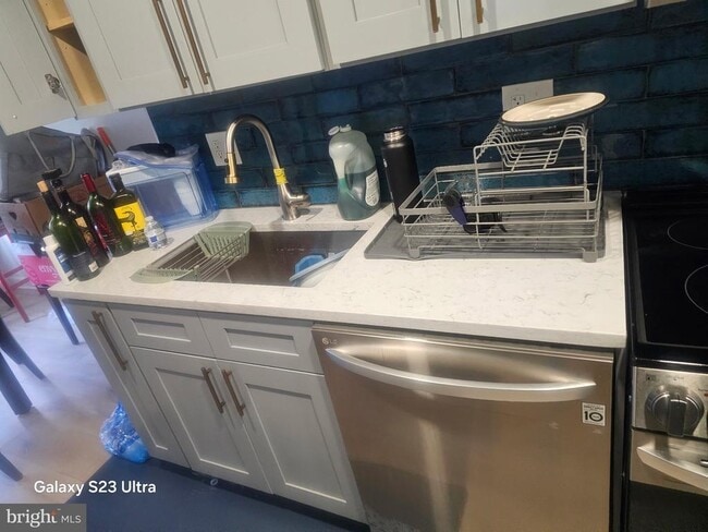 440 Girard St Unit 203
