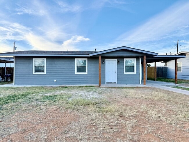 Building Photo - House For Rent