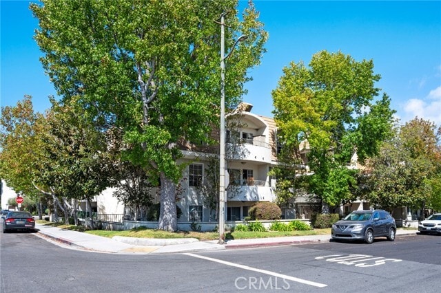 Photo - 1401 N Greenbrier Rd Unit 305