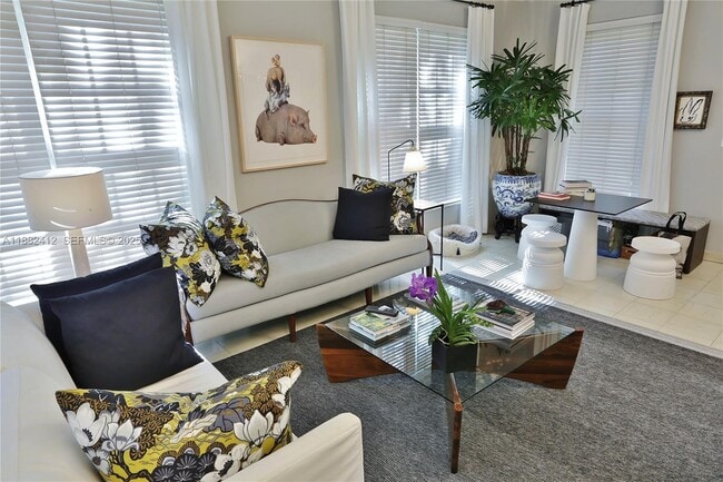 Photo - 2828 Segovia St