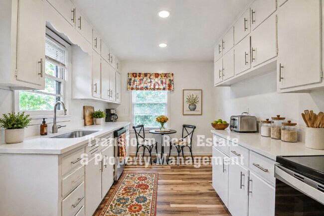 Photo - 252 Westwood Dr