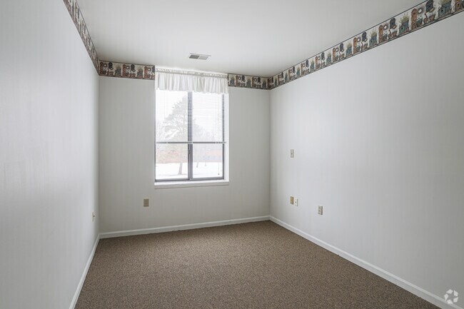 2BR, 1BA - 780SF - Second Bedroom