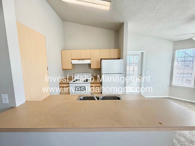 Photo - Avenger Lane Unidad 201