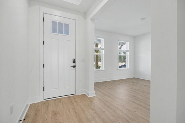 Photo - 3084 Claredon St