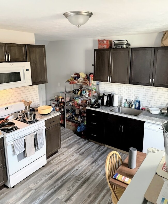 Photo - 258 Robinson St