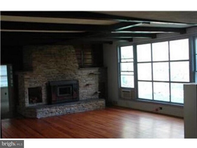 Photo - 295 Gravel Hill Rd