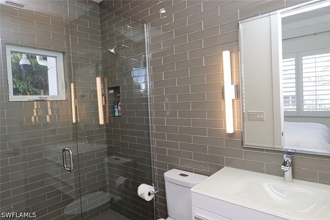 Photo - 675 2nd St S