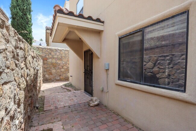 Photo - 5717 Caprock Ct Unidad B