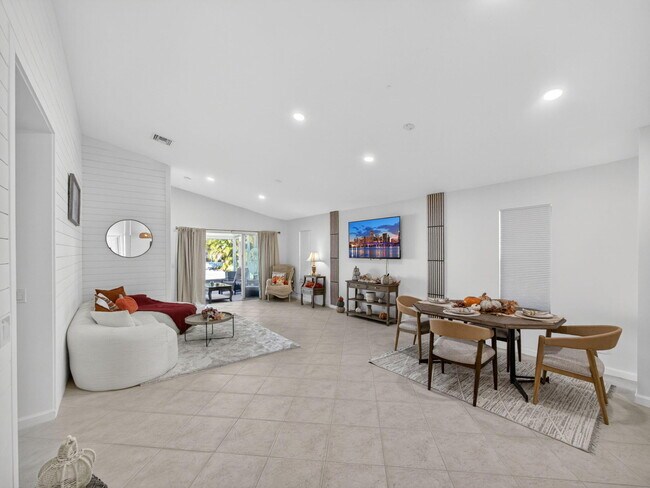 Photo - 2757 SW Versailles Terrace