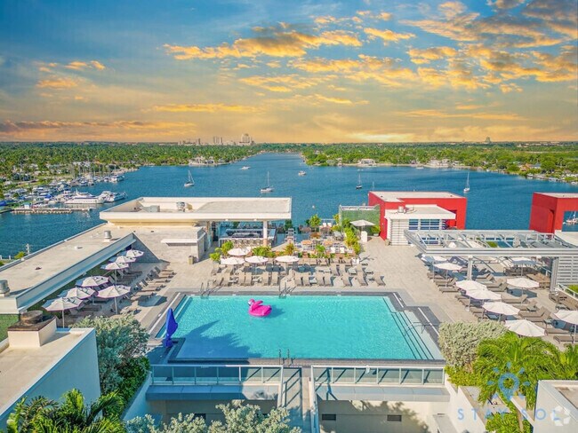 Building Photo - 777 N Ocean Dr Unit ID1227224P Rental