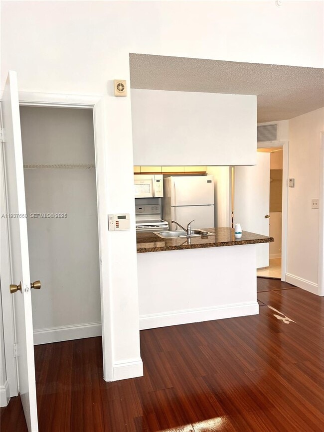 Photo - 17500 NW 67th Ct Unit P-19