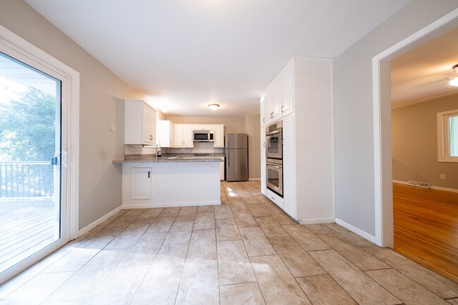 Photo - 3800 Fernbrook Ln N