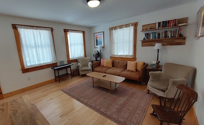 23 Turner Hill Rd