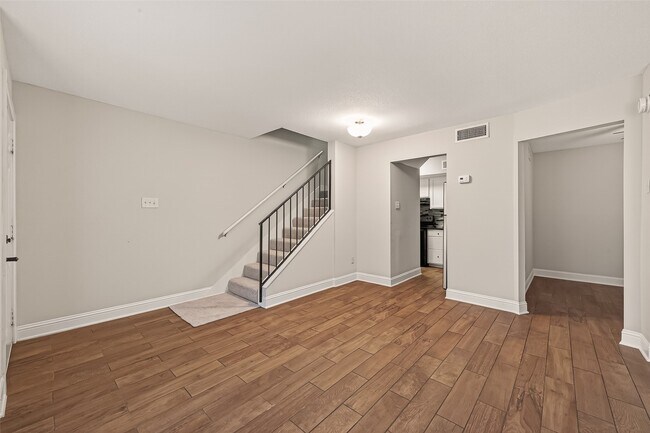 Photo - 754 Memorial Mews St Unit B