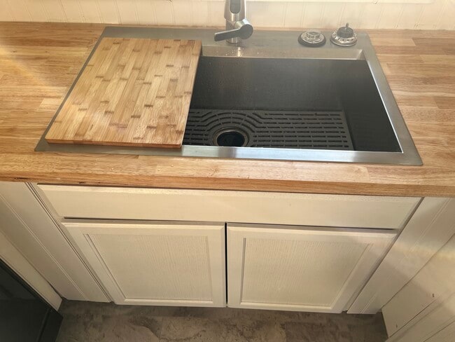 Photo - 2660 NE Parkwood St Unit C