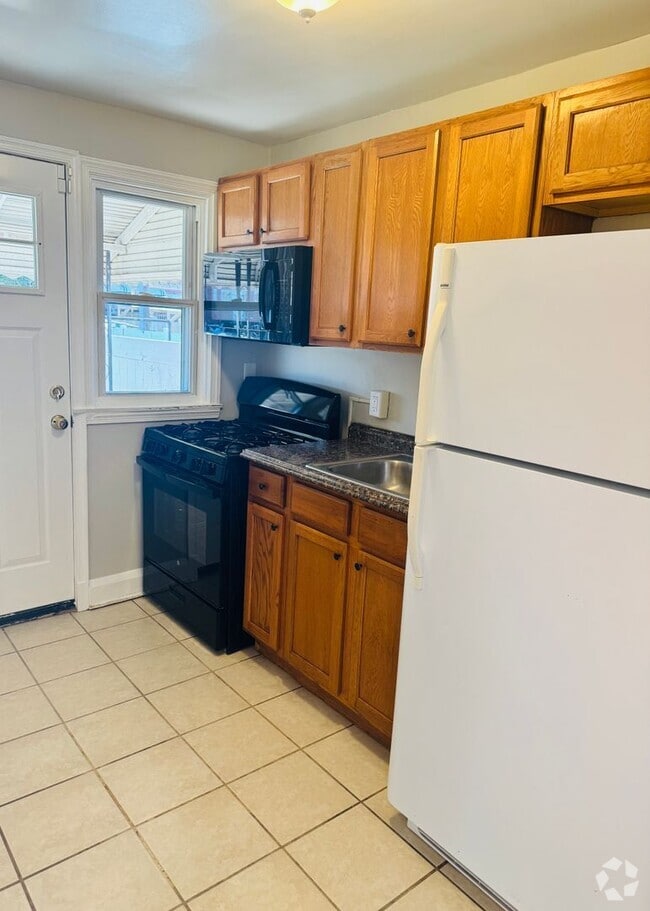 Building Photo - 2 Bedroom  Townhome in Belair-Edison!