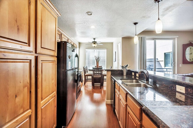 Photo - 606 W S Temple St Unit ID1389260P