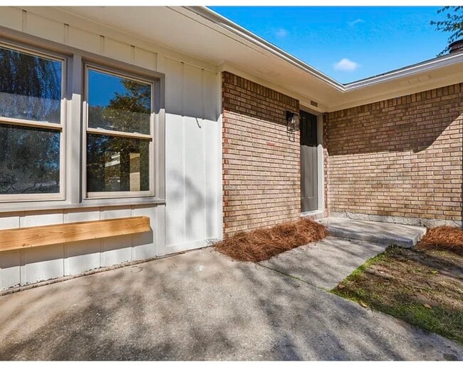 Photo - 6215 Parker Dr