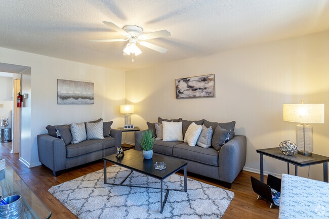 2BR, 1.5BA