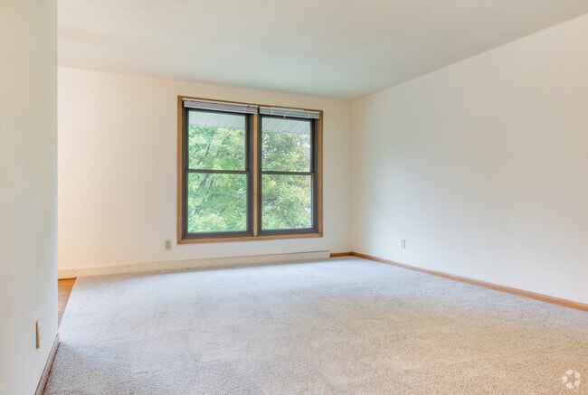 3BR, 1BA - 1,088SF - Living Room