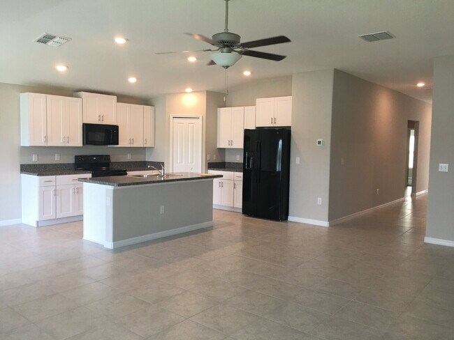 Photo - 3805 Romano Busciglio St