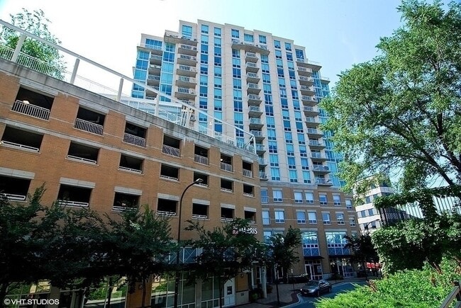 Building Photo - 1640 Maple Ave Unit 1108