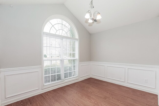 Photo - 409 Mazley Dr