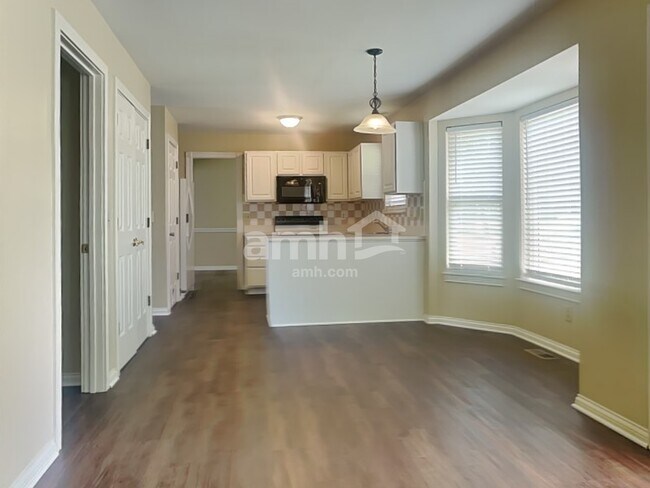 Photo - 8420 Stratford Ct
