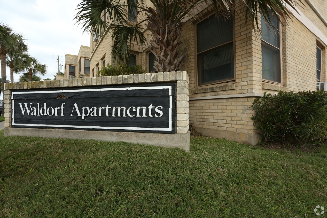 Waldorf Apartments - Waldorf Apartments
