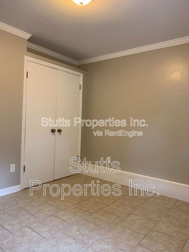 Photo - 414 Hermitage Dr Unit 5