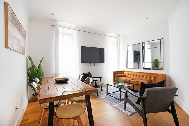 Building Photo - 403 E 69th St Rental