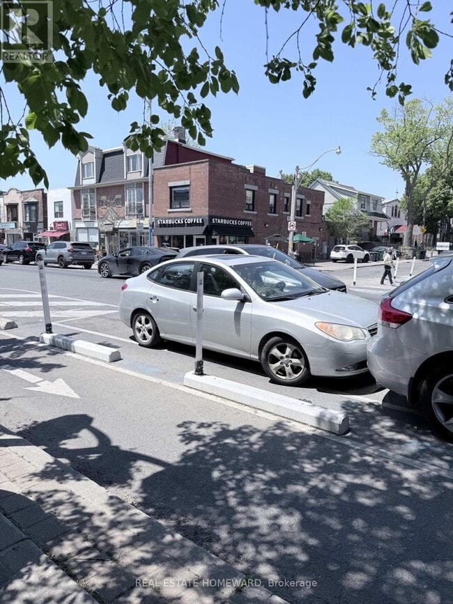 Photo - 611 Danforth Ave