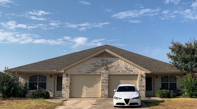 Building Photo - 4704 John David Dr