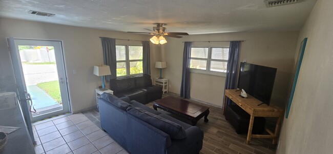 Photo - 1735 Bahama Dr