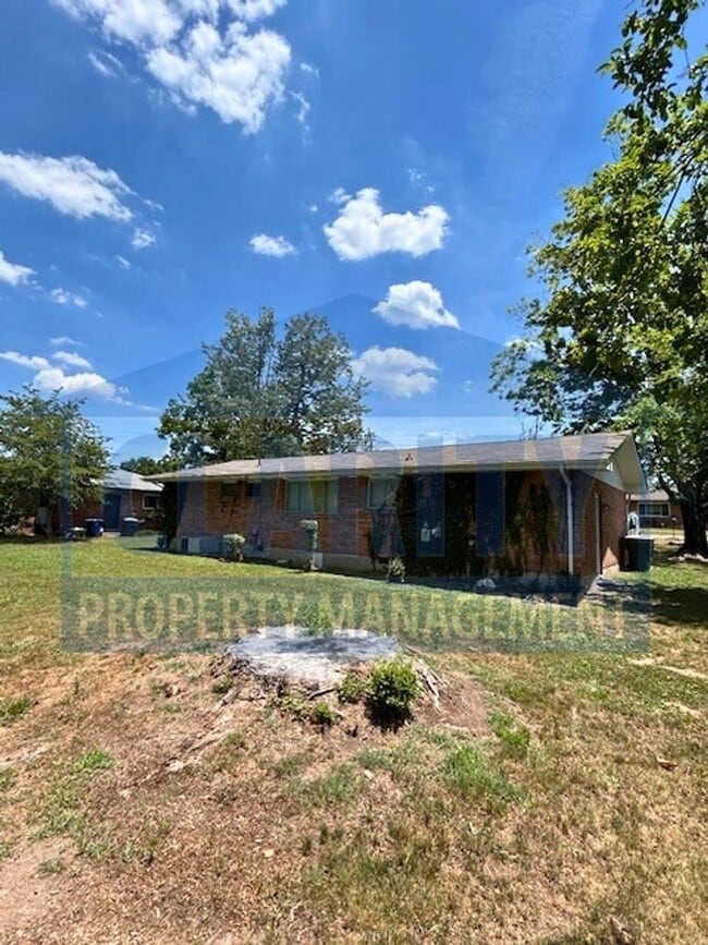 Photo - Three bedroom ranch-style home in Chattanooga!