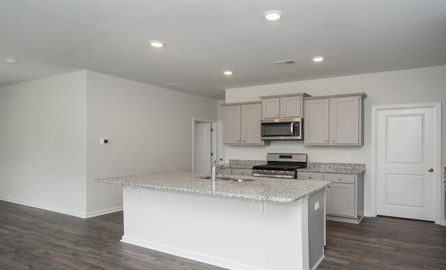 Photo - 568 Turpentine Trl