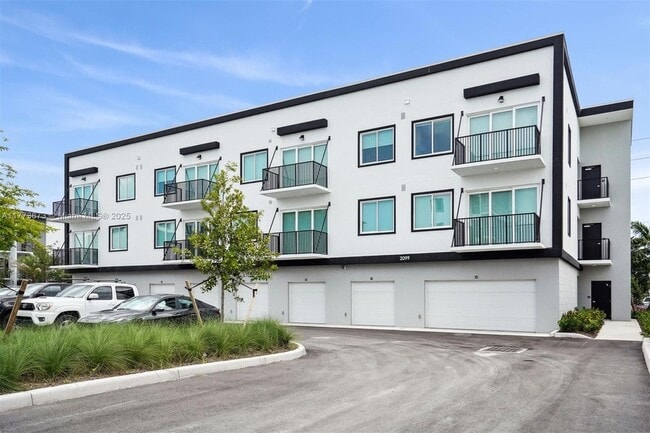 Photo - 2095 W Atlantic Ave Unidad C1