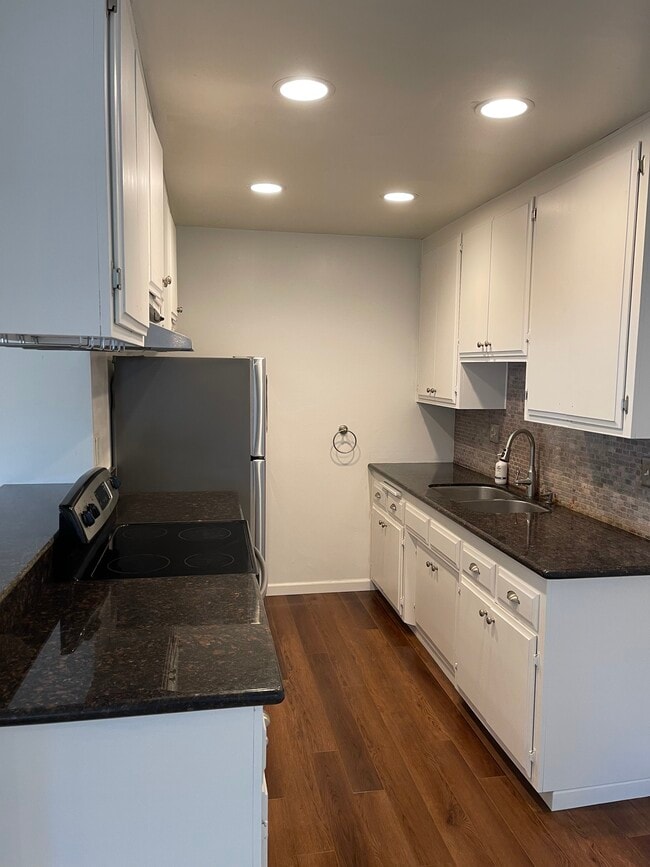 Cocina - 3045 E Theresa St Unidad #6