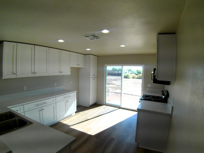 Photo - 9821 S Phoenix Dr