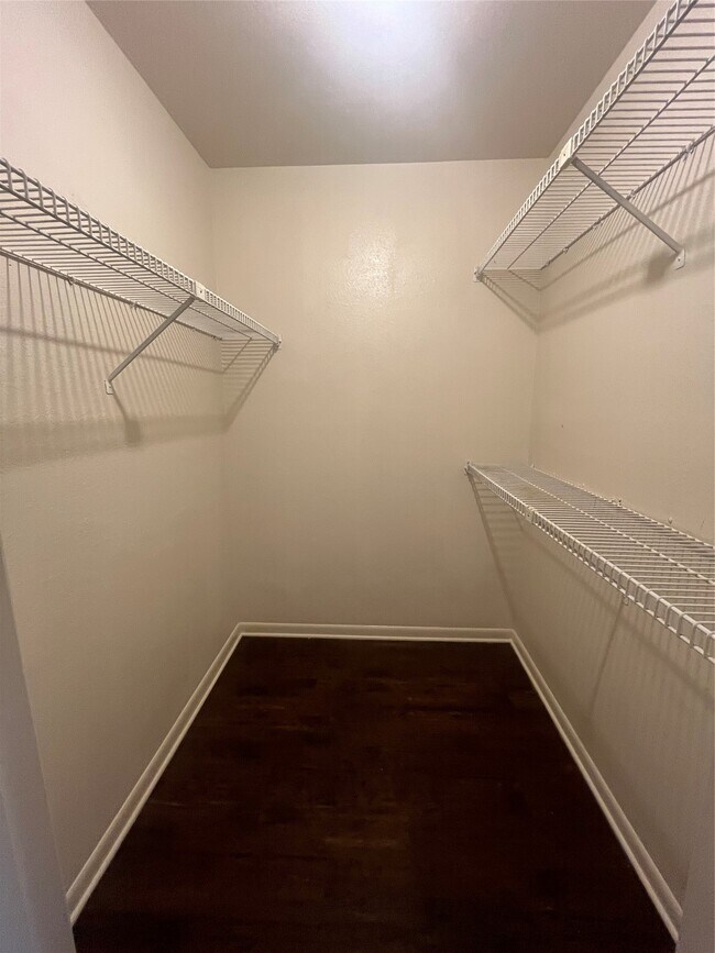 Building Photo - 8529 Hearth Dr Unit 34