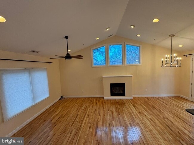 Building Photo - 6158 40 Winks Way