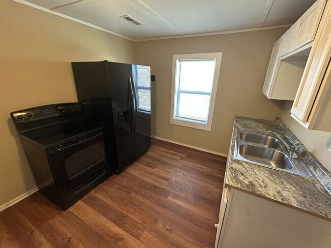 Photo - 1112 Elm Ave Unit 1 (FRONT)