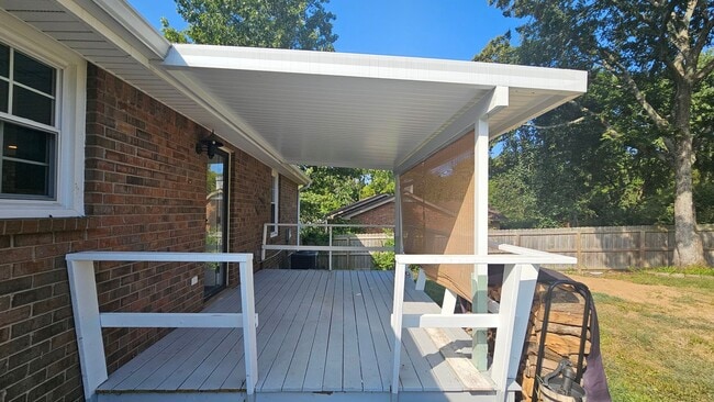 Building Photo - Hendersonville TN 3 bed 2 bath house