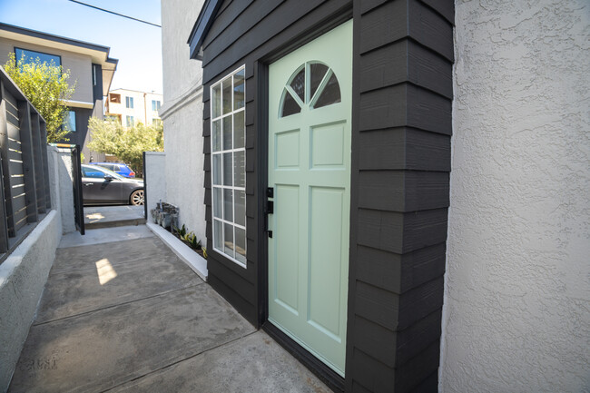 The front door to your new home! - 907 5th Apartments Unit C