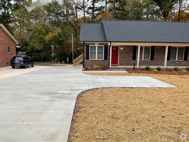 Building Photo - New Duplex on Jance Road, Lincolnton NC 28092 Rental