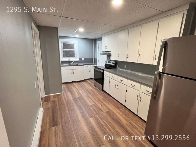 1295 S Main St