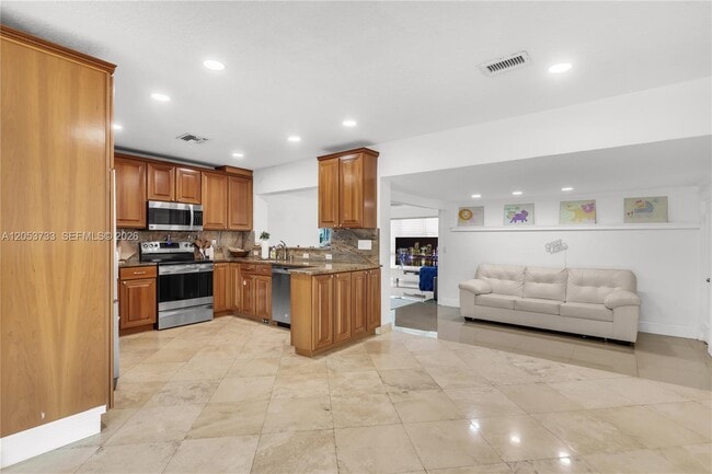 Photo - 2424 NE 18th Ave